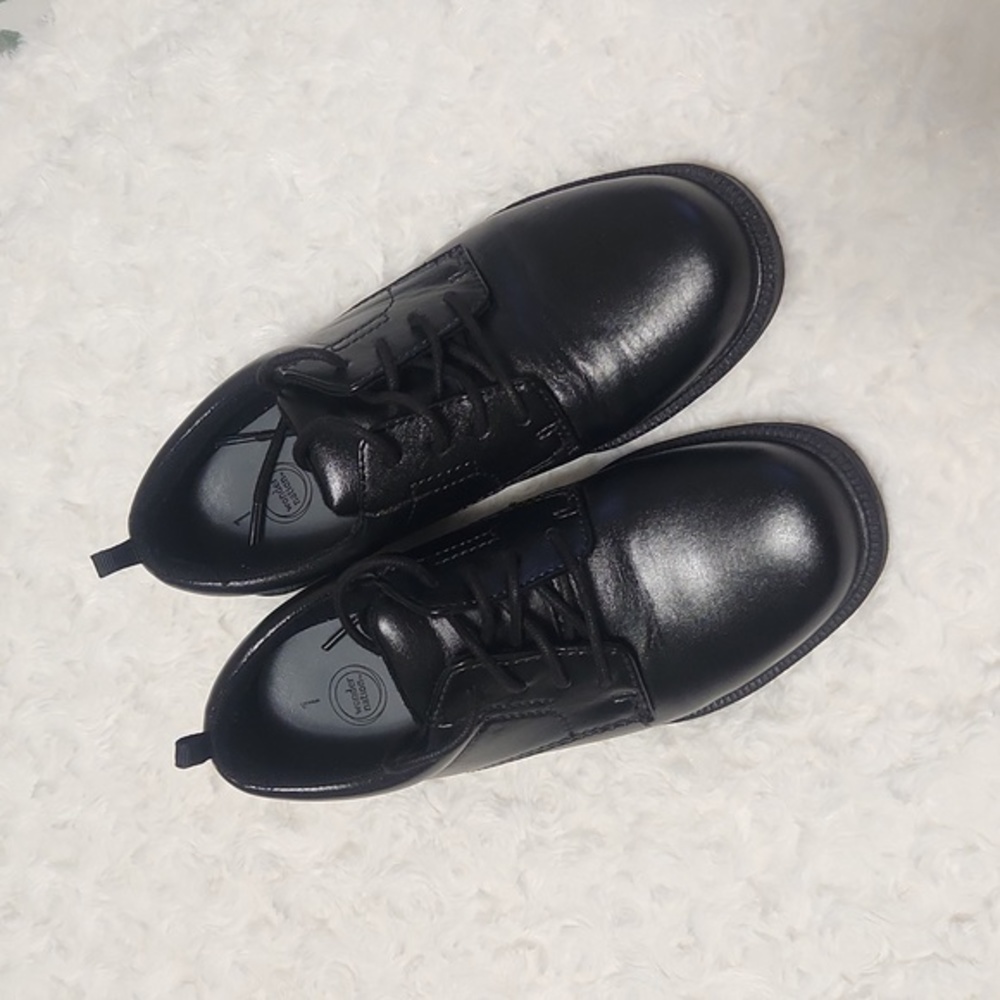 Like new Kid boy dress shoes